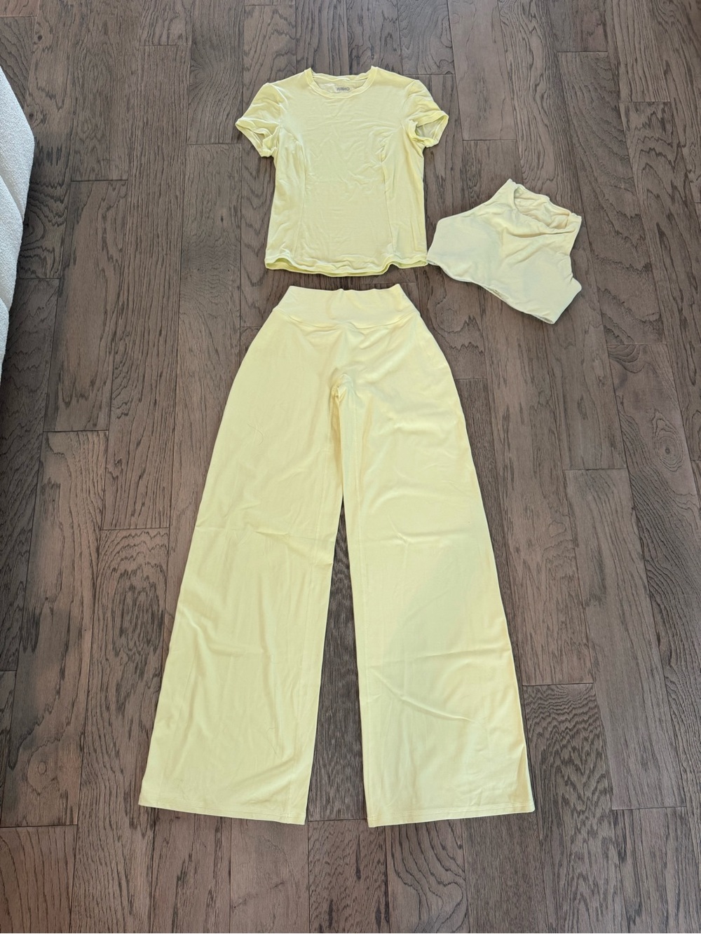 Oner Active Women’s Soft Motion Flared Pants Sz S, Sports Bra Sz M, T Shirt Sz M